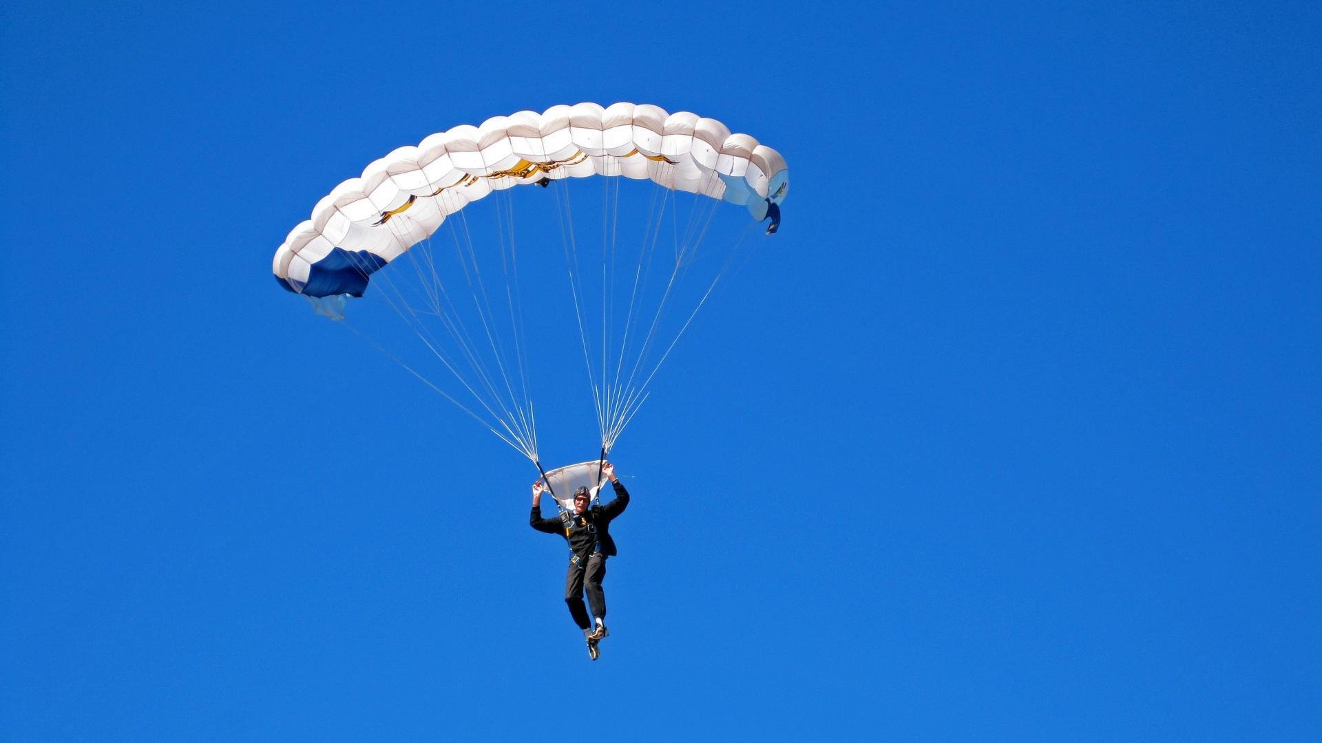 中国篮球注重伤病预防率先引入智能训练设备，中国篮球训练现状